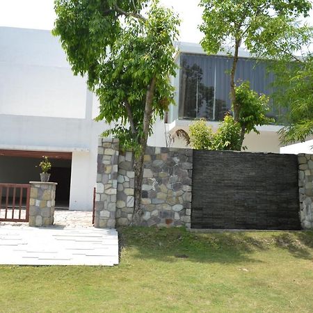 Vanantra Resort Rishīkesh Buitenkant foto